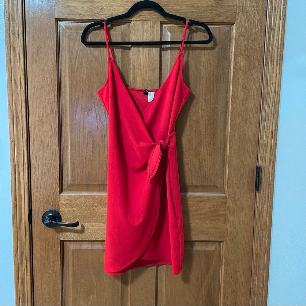 Red Dress - Picture 2 of 8